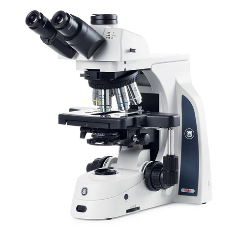 Delphi-X Observer for anatomopathology, trinocular microscope with SWF 10x/25mm Ø 30mm eyepieces, Plan PLi 4/10/20/S40x IOS objectives, EIS 60mm parfocal, 190 x 152mm stage with 78 x 32mm mechanical stage and 3W NeoLED™ illumination